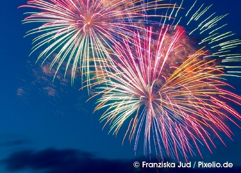 ) Feuerwerk (Pixelio) © Franziska Jud